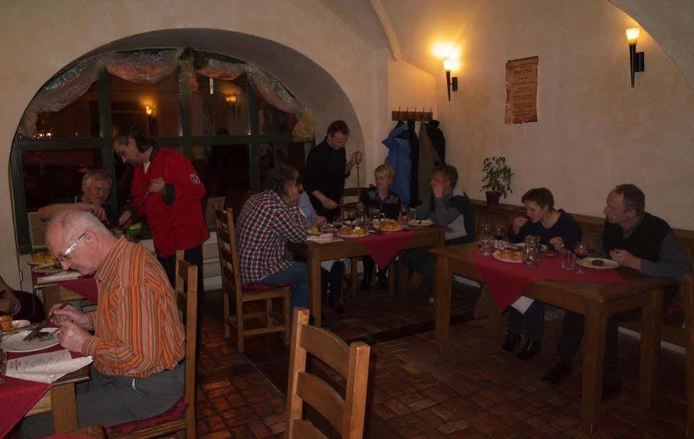 Hotel Opat Kutná Hora Екстериор снимка