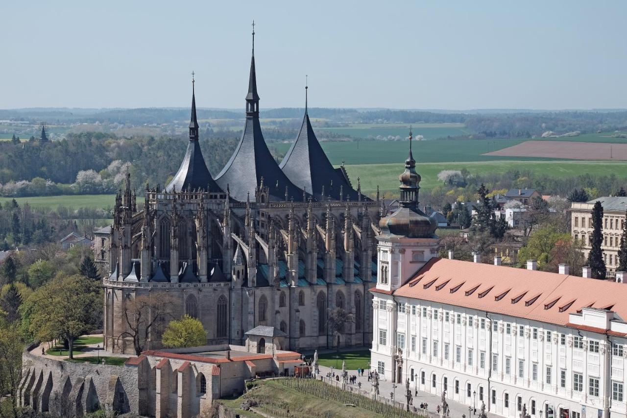 Hotel Opat Kutná Hora Екстериор снимка