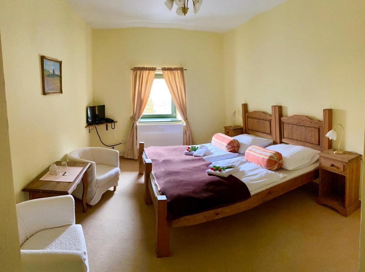 Hotel Opat Kutná Hora Екстериор снимка