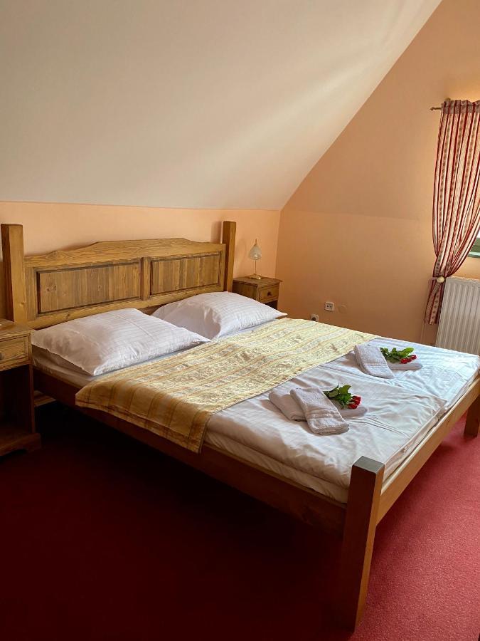 Hotel Opat Kutná Hora Екстериор снимка